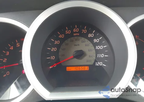 2010 Toyota Tacoma Prerunner V6 z USA, uszkodzony, nr VIN 3TMJU4GN2AM096987